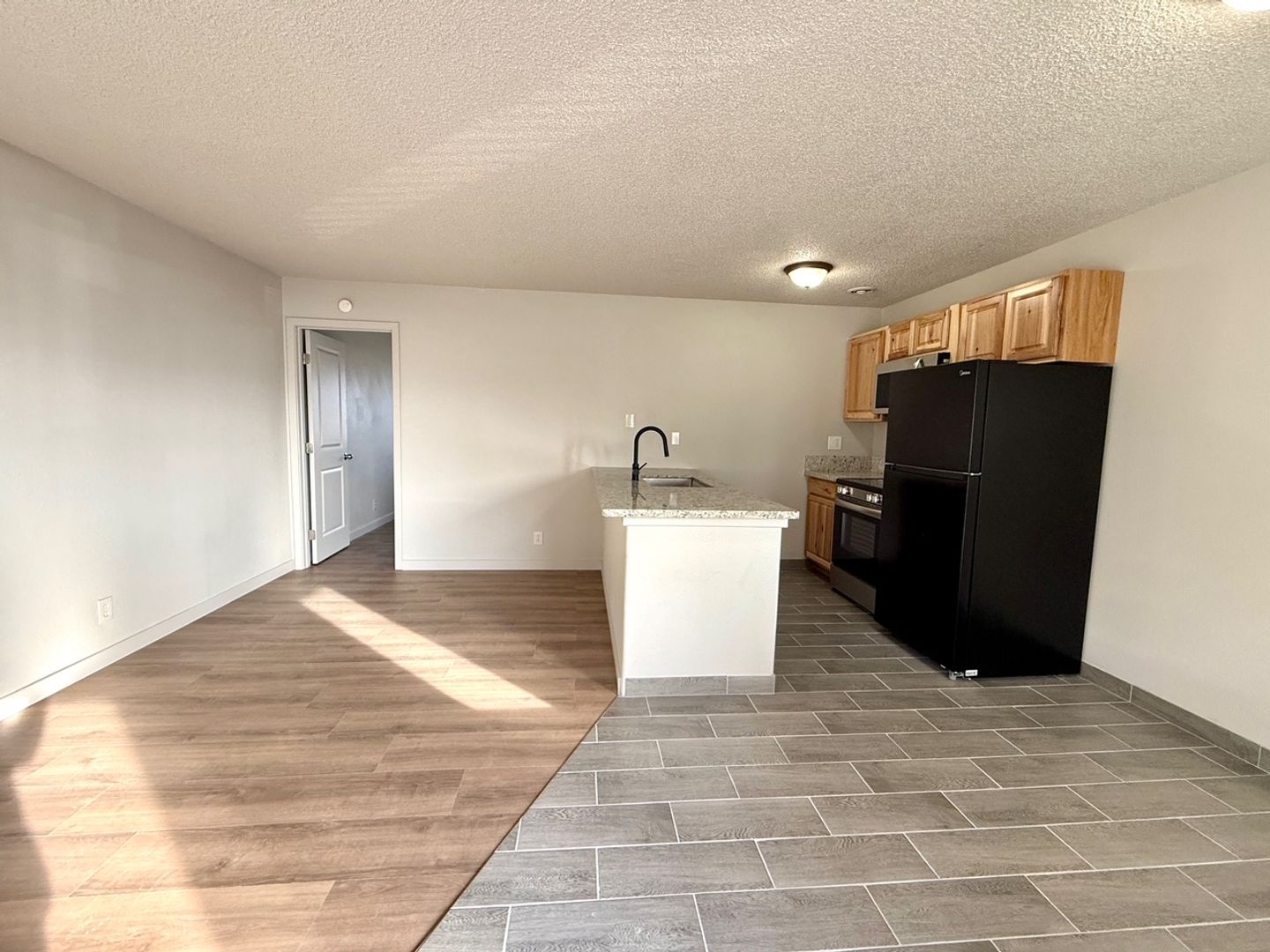 Willows Apartment: 339 N. Merrill Ave