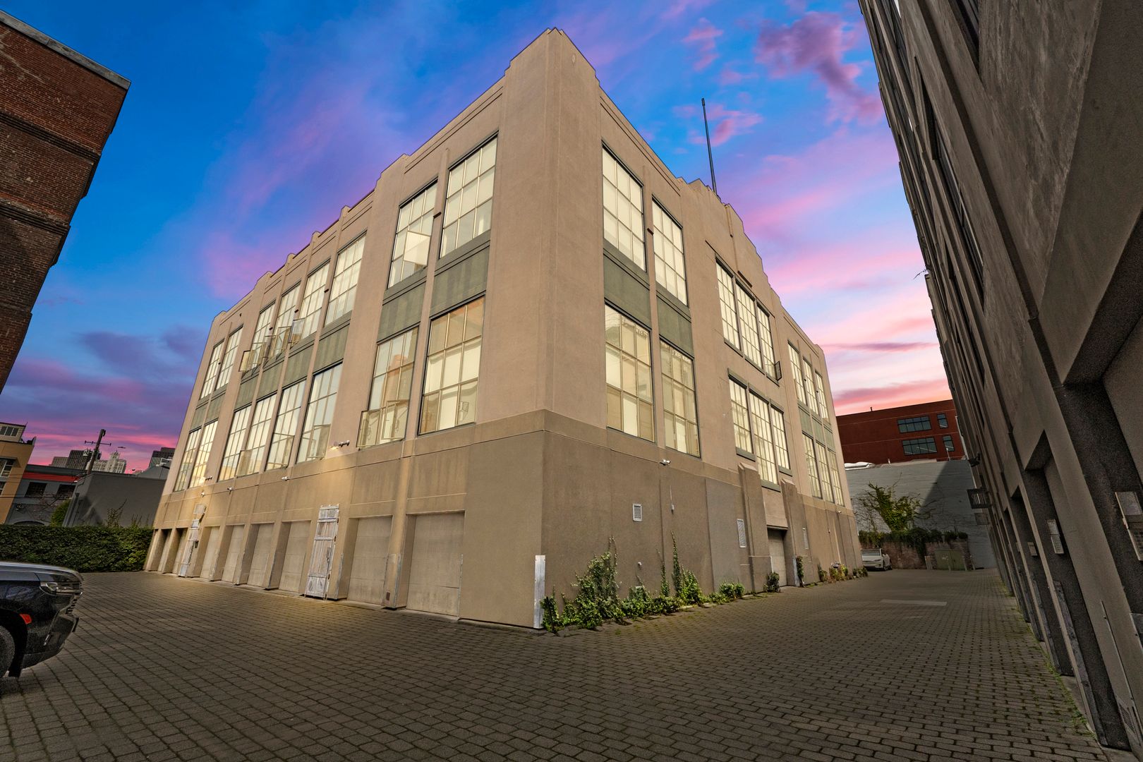 San Francisco Condo: 1 Clarence Place