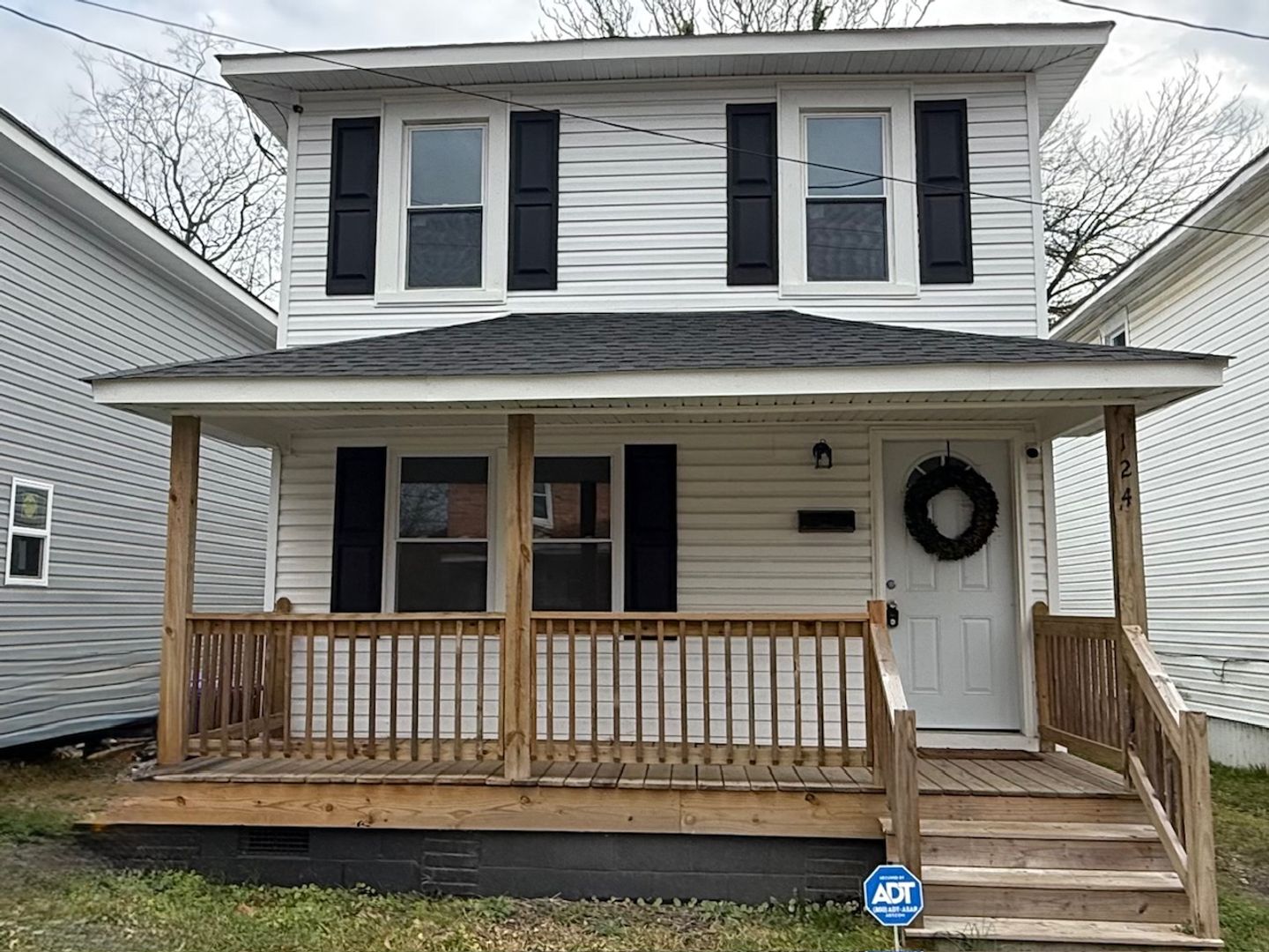 Suffolk House: 124 Halifax St