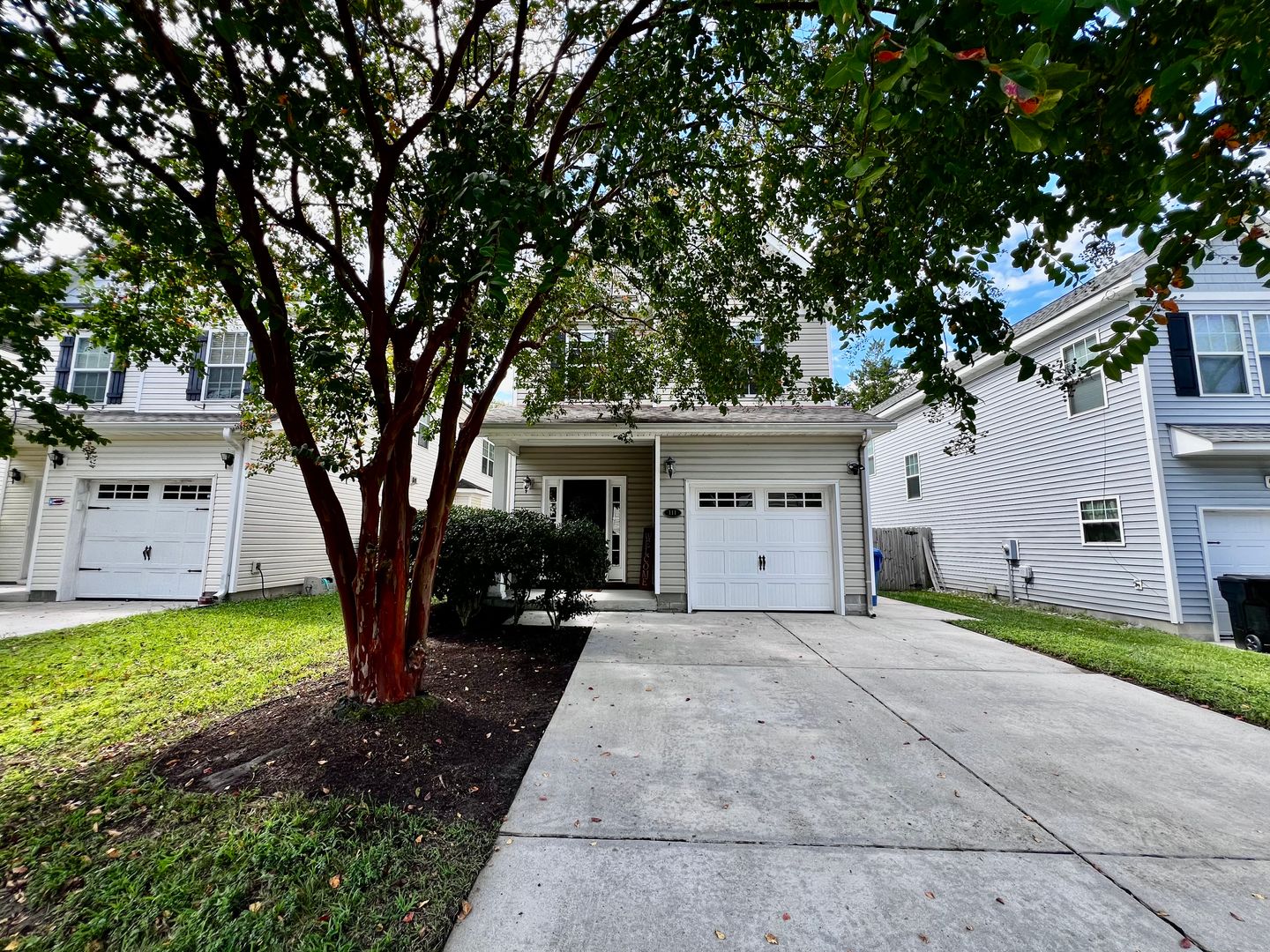 Virginia Beach House: 111 S Palm Ave