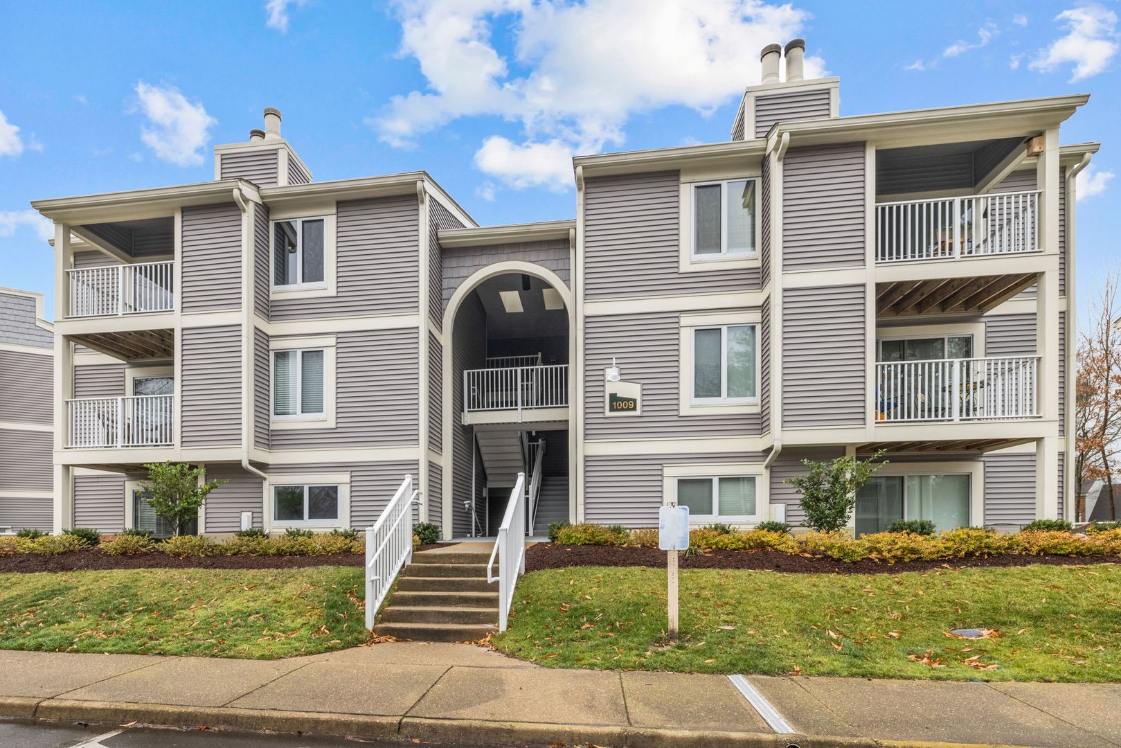 Virginia Beach House: 1009 Autumn Woods Lane #109