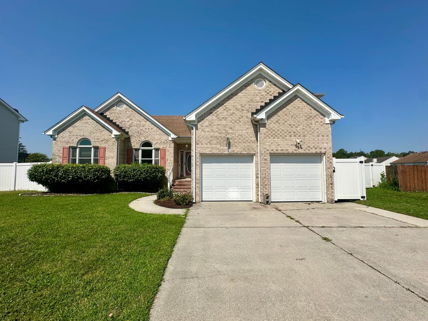 Virginia Beach House: 905 Laconia Court