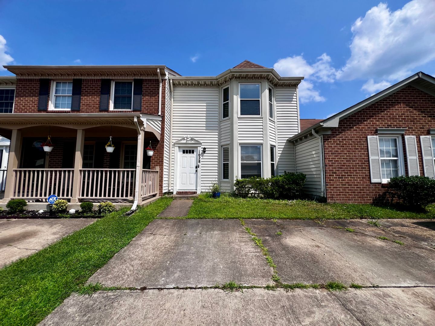 Virginia Beach House: 1628 Sword Dancer Drive