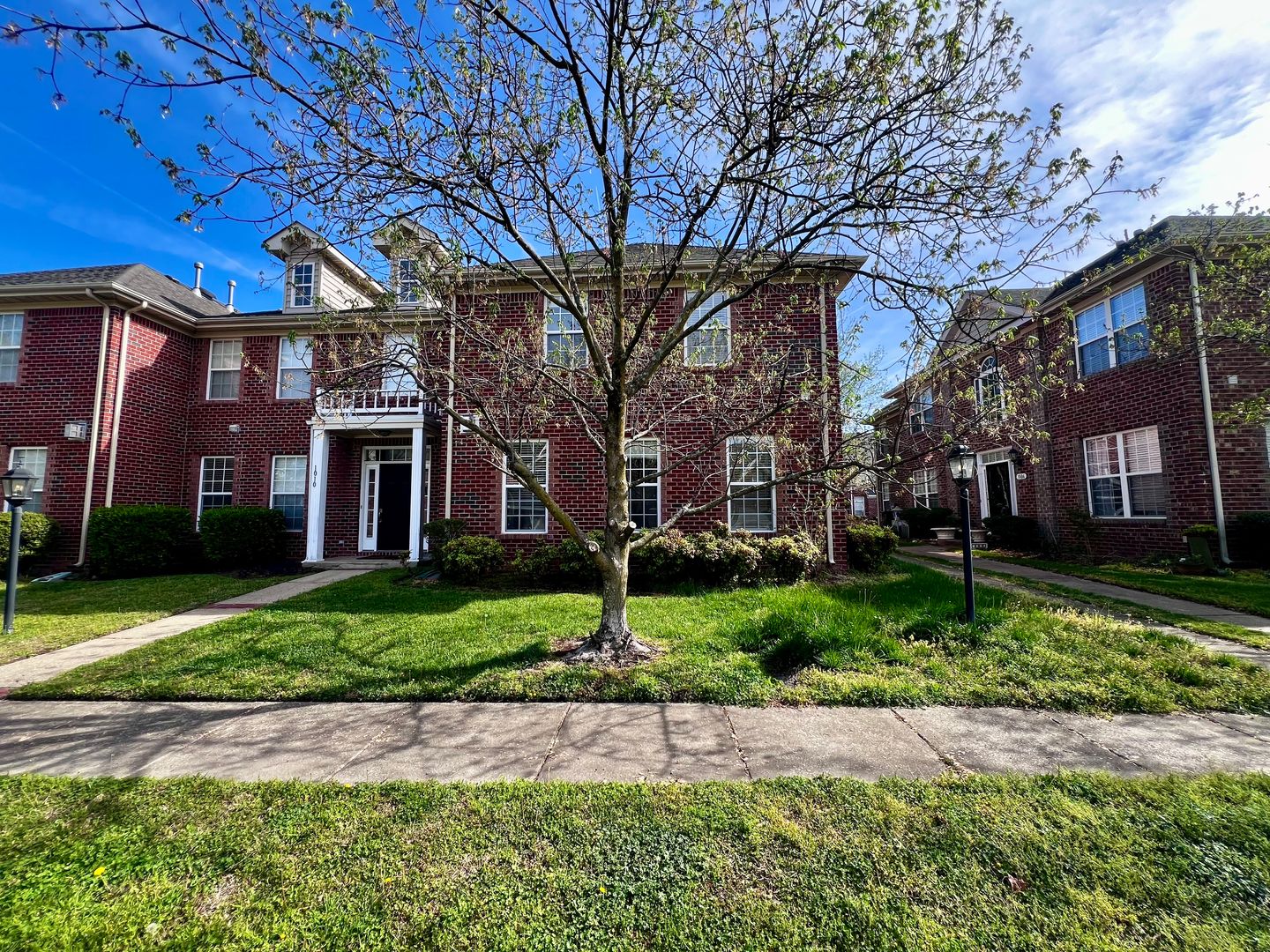 Suffolk House: 1008 Skiffs Landing Lane