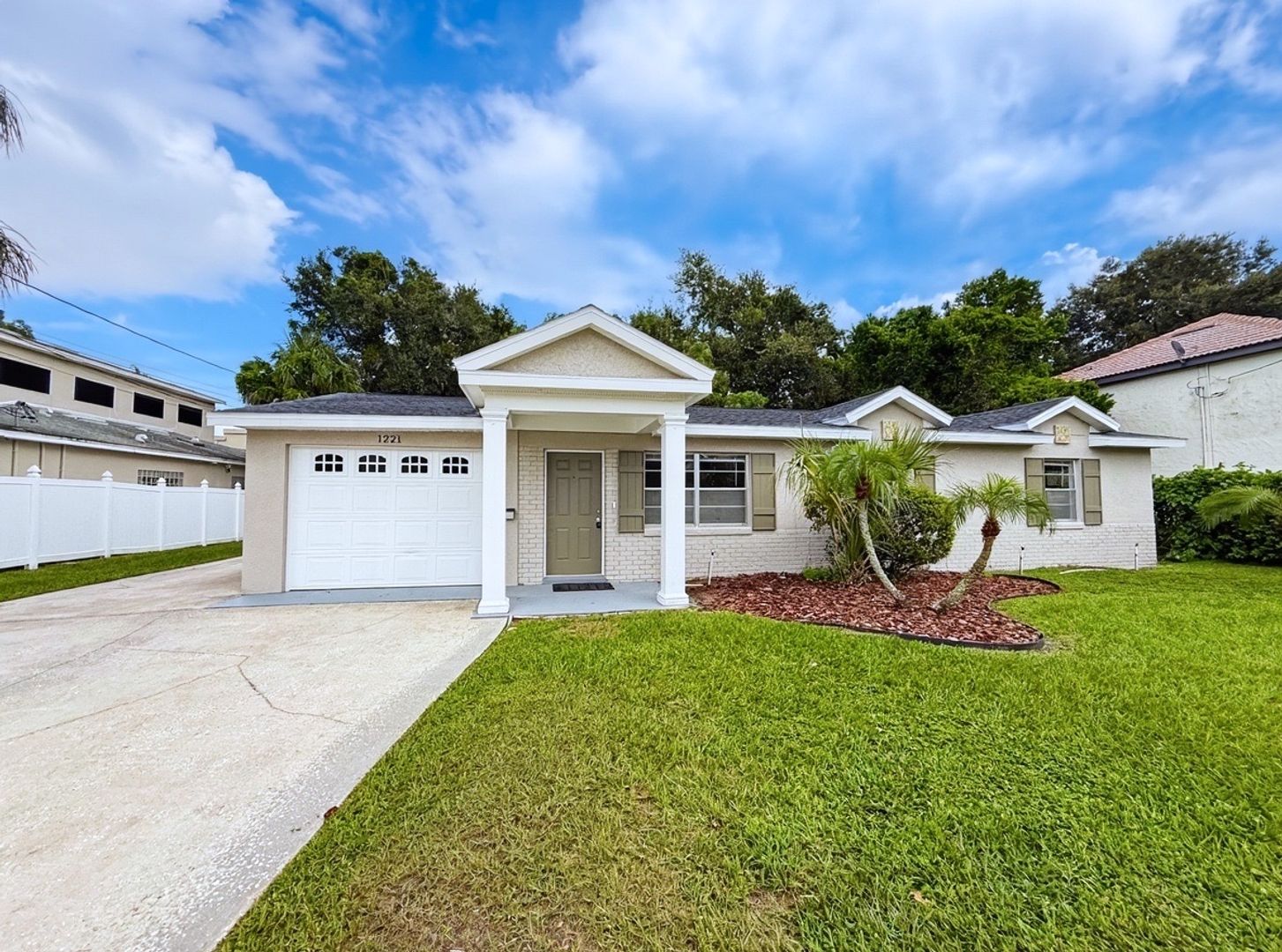 Orlando House: 1221 Poinsettia Avenue