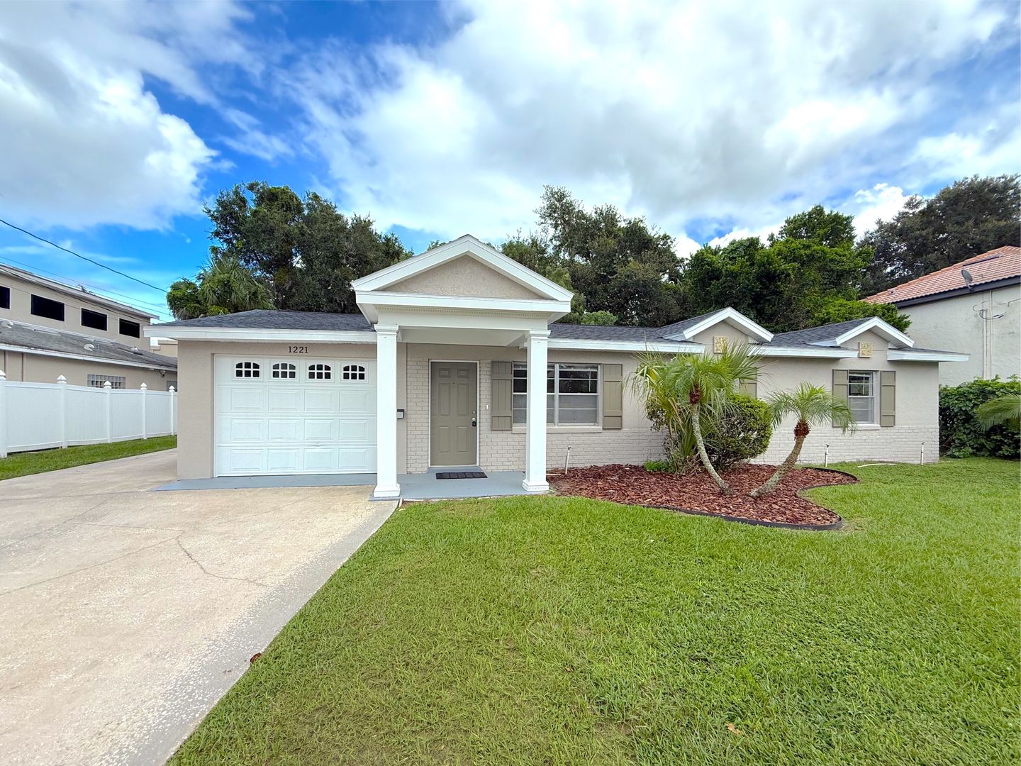 Orlando House: 1221 Poinsettia Avenue