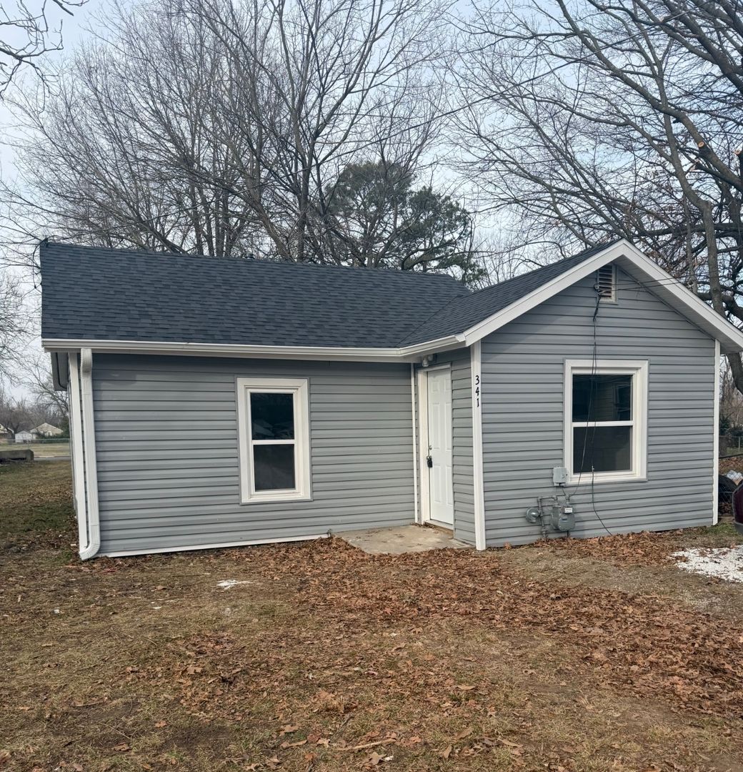 Springfield House: 341 N Warren Ave