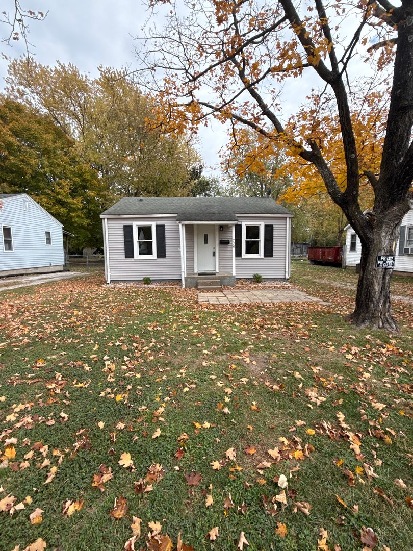 Springfield House: 730 N West Ave