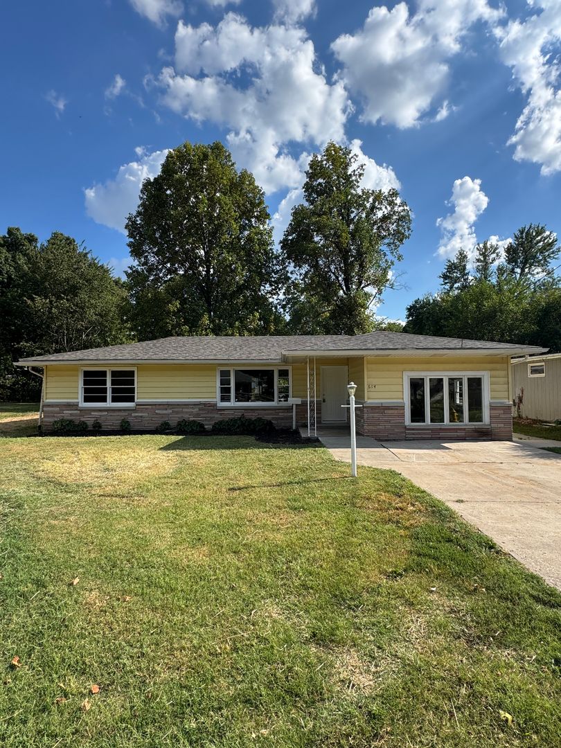 Springfield House: 614 W Kerr St