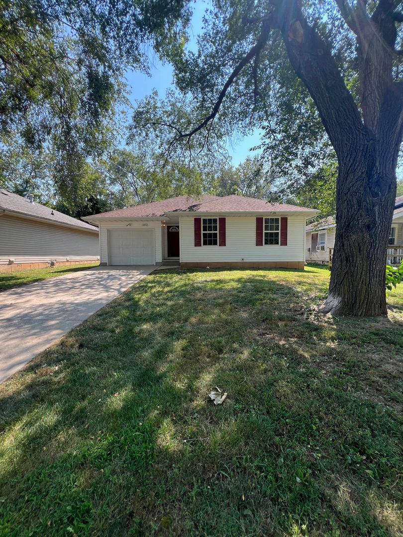 Springfield House: 1052 S Hillcrest Ave