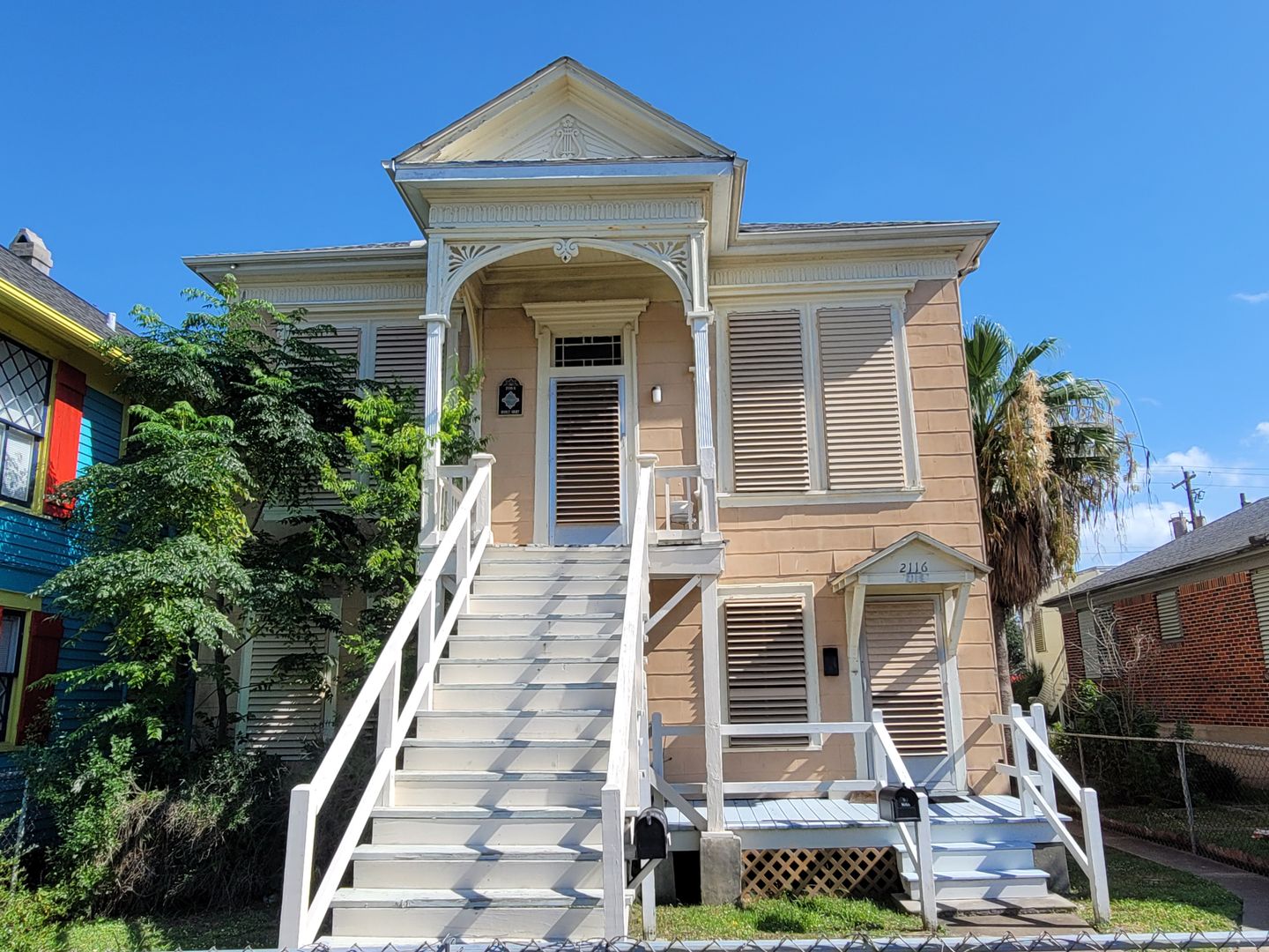 Galveston Apartment: 2112 Avenue K (front)