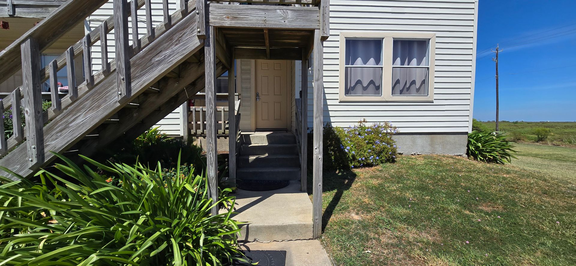 Jamaica Beach Apartment: 16506 Blackbeard Rd