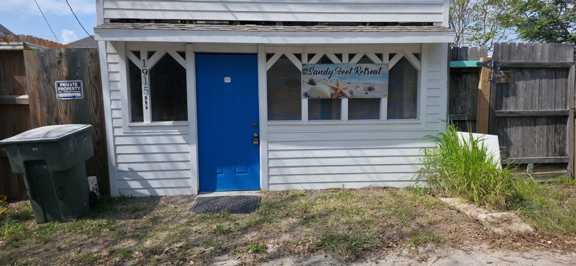 Galveston Apartment: 1915 Avenue O 1/2