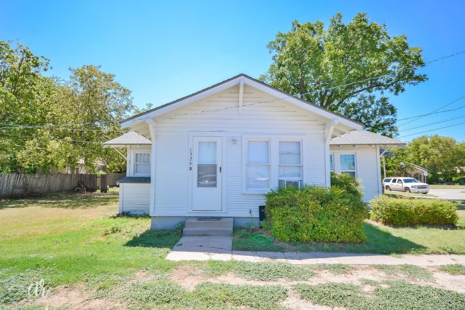 Abilene House: 1329-B S 11th
