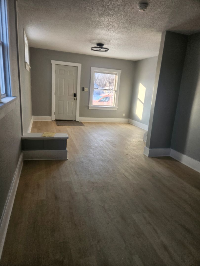 Fort Wayne Apartment: 833 Edgewater Avenue