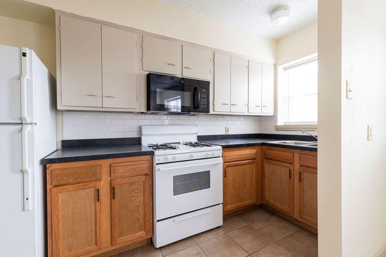 Fort Wayne Apartment: 2222 Hoagland Avenue