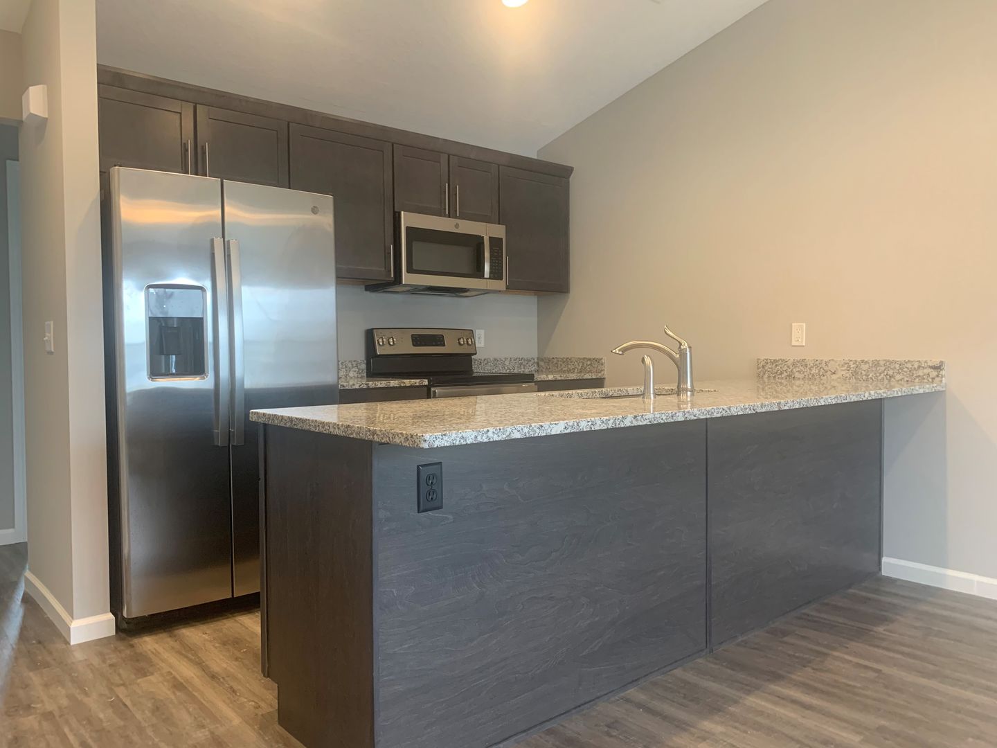 Fort Wayne Apartment: 13816 Ledgestone Place