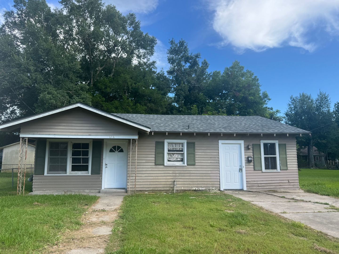 Crowley House: 616  East 11th Street