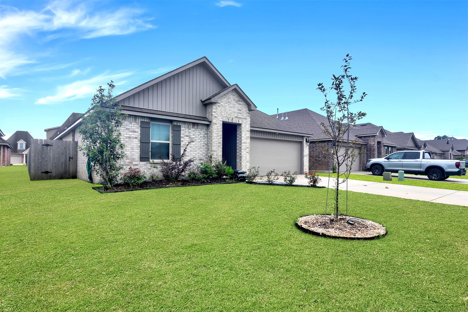 Lafayette House: 128 Emerald Star Lane