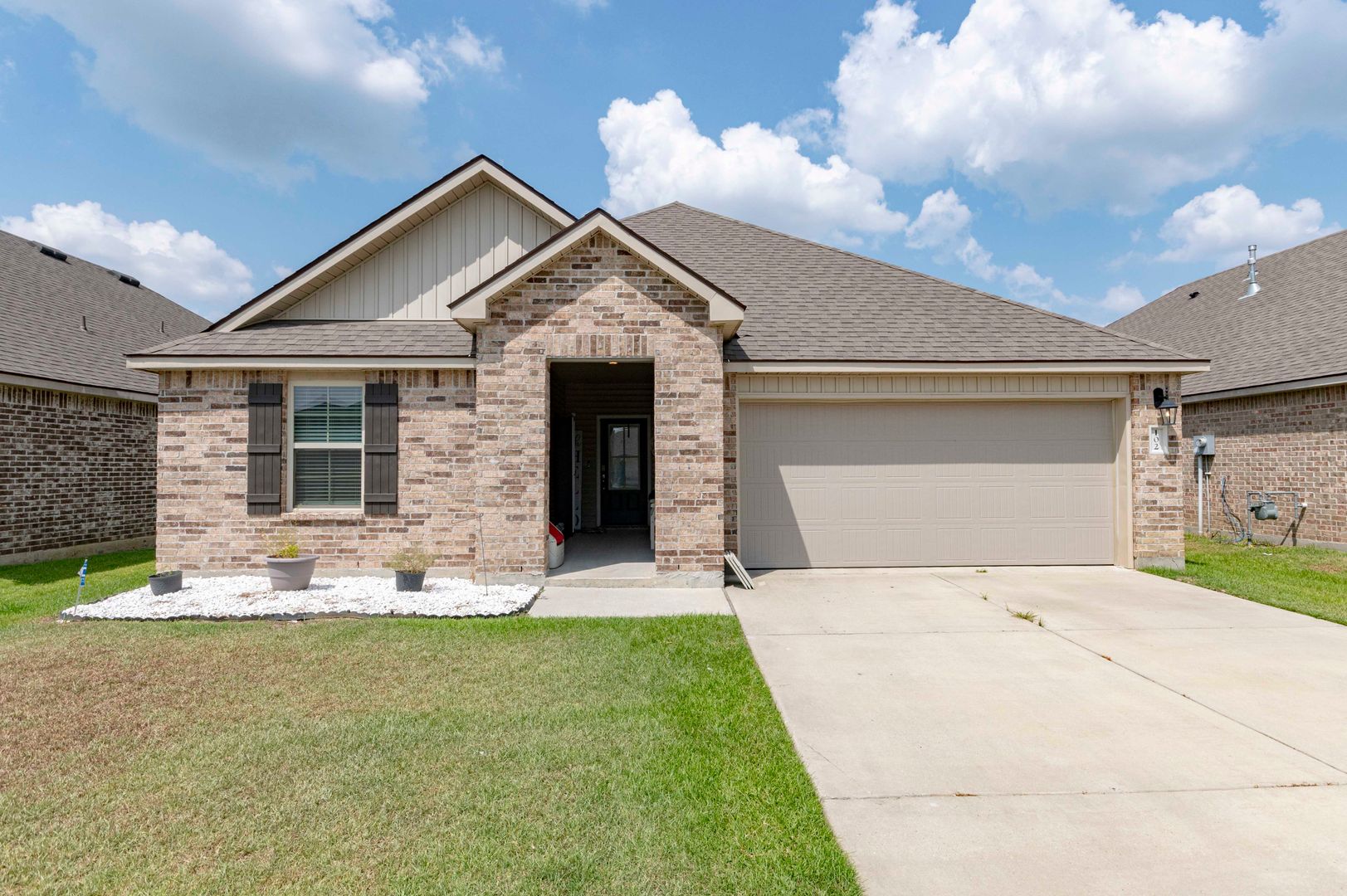 Youngsville House: 102 Border Court