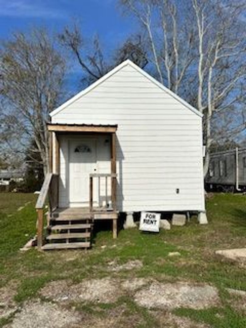 Abbeville House: 909 St Victor