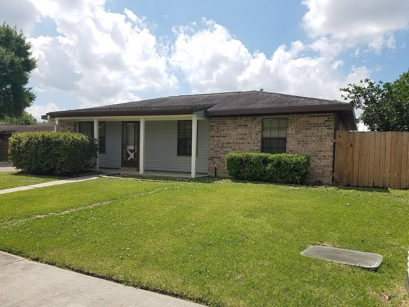 Lafayette House: 101 Thompson Loop