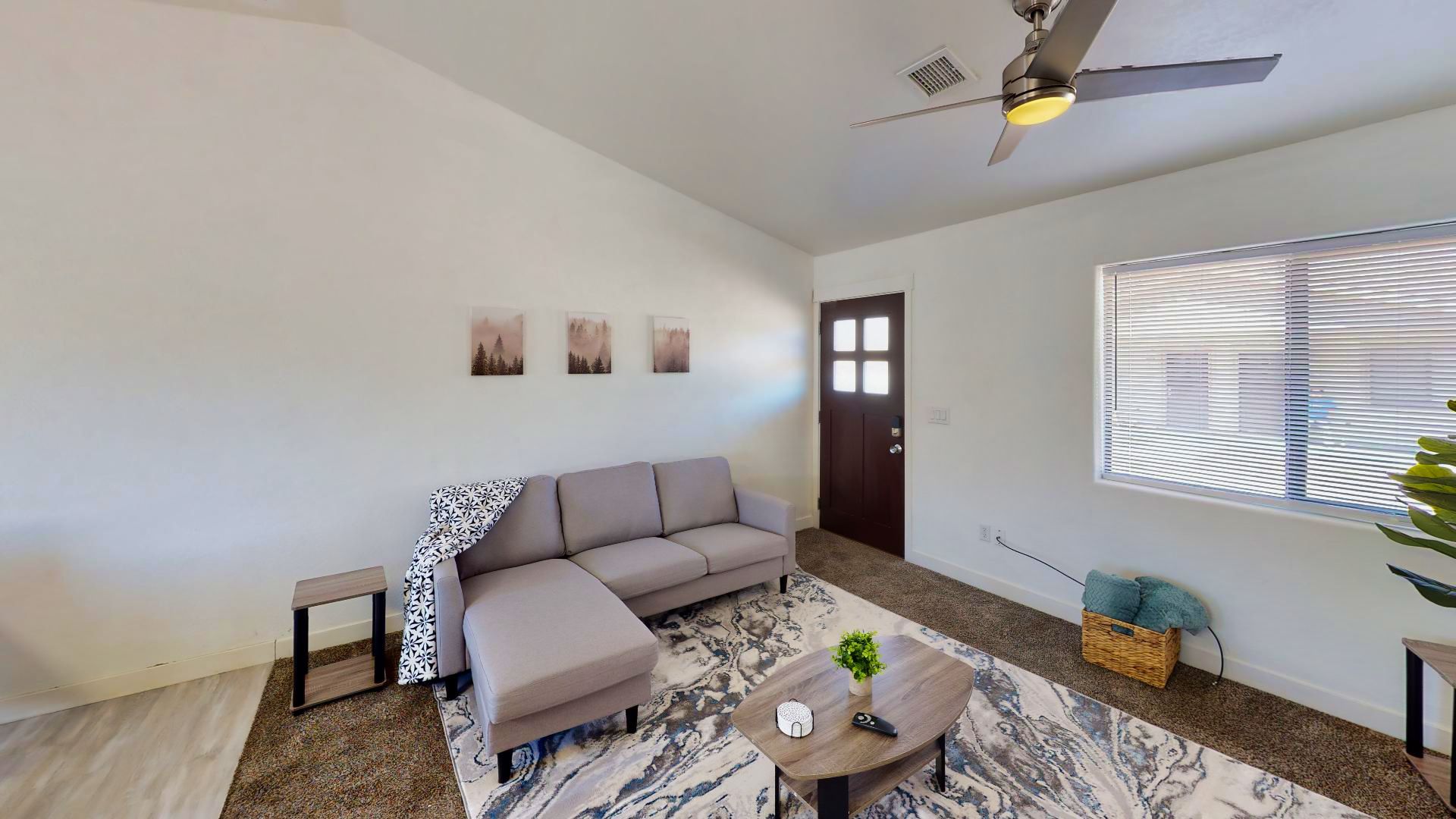 Show Low Apartment: 561 N 10th Place