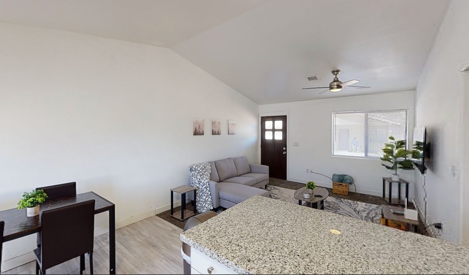 Show Low Apartment: 571 N 10th PL