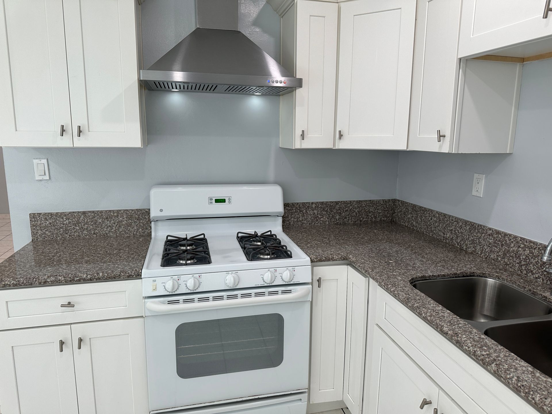 Santa Ana Apartment: 825-829 S. Townsend St.