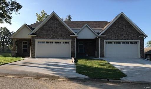 Looking for a three bedroom home to rent? Come take a look! Available July 2026 – photo 1