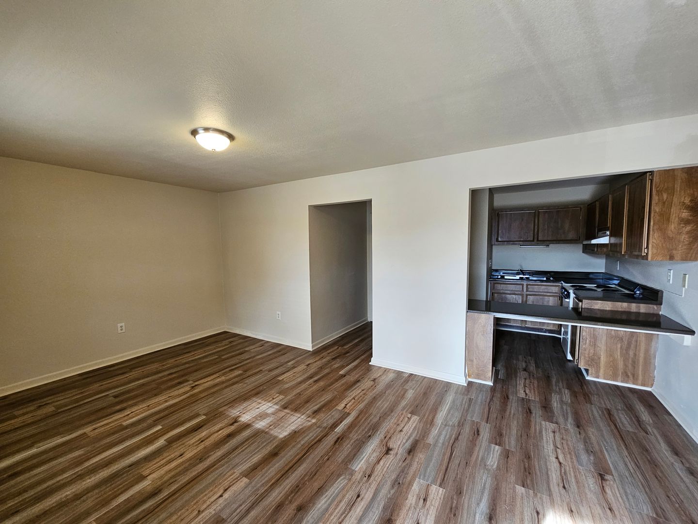 Sherwood Apartment: 8825 Thomas St
