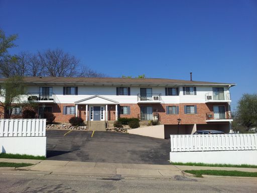 Spacious Two-Bedroom West Side – photo 1