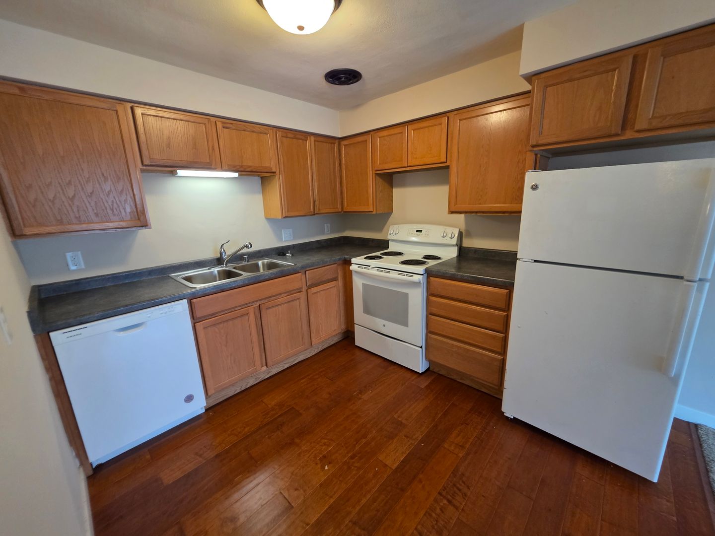 Monona Apartment: 5708 Monona Dr