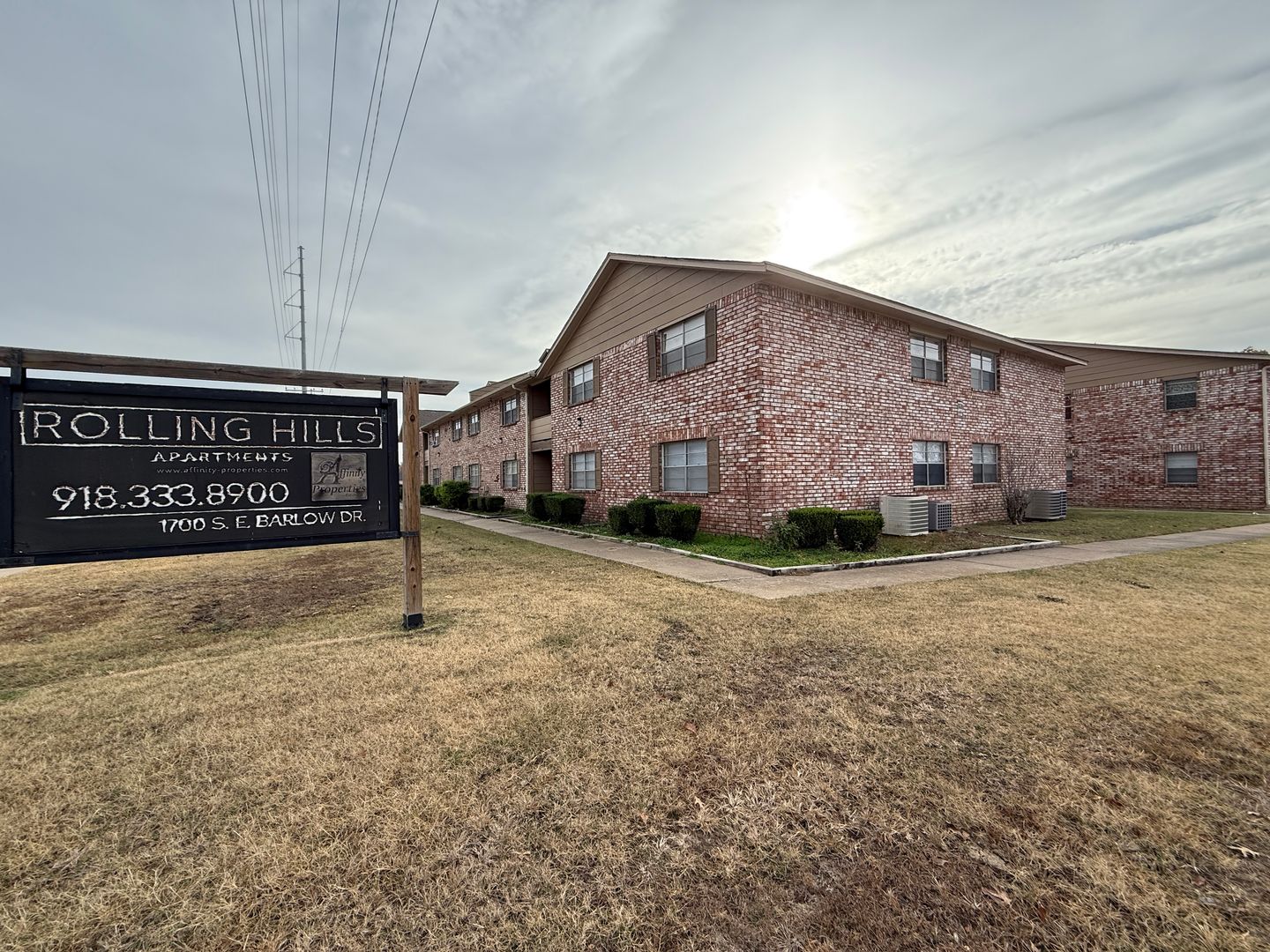 Bartlesville Apartment: 1700 SE Barlow Dr