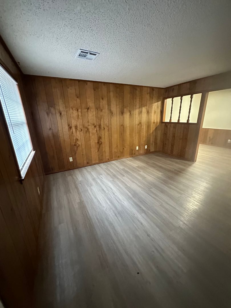 Bartlesville Apartment: 621 East 13th Street