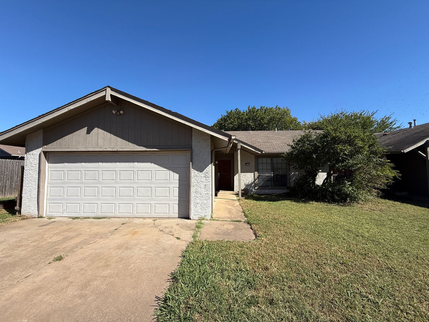 Tulsa Townhome: 8011 South 79th East Avenue