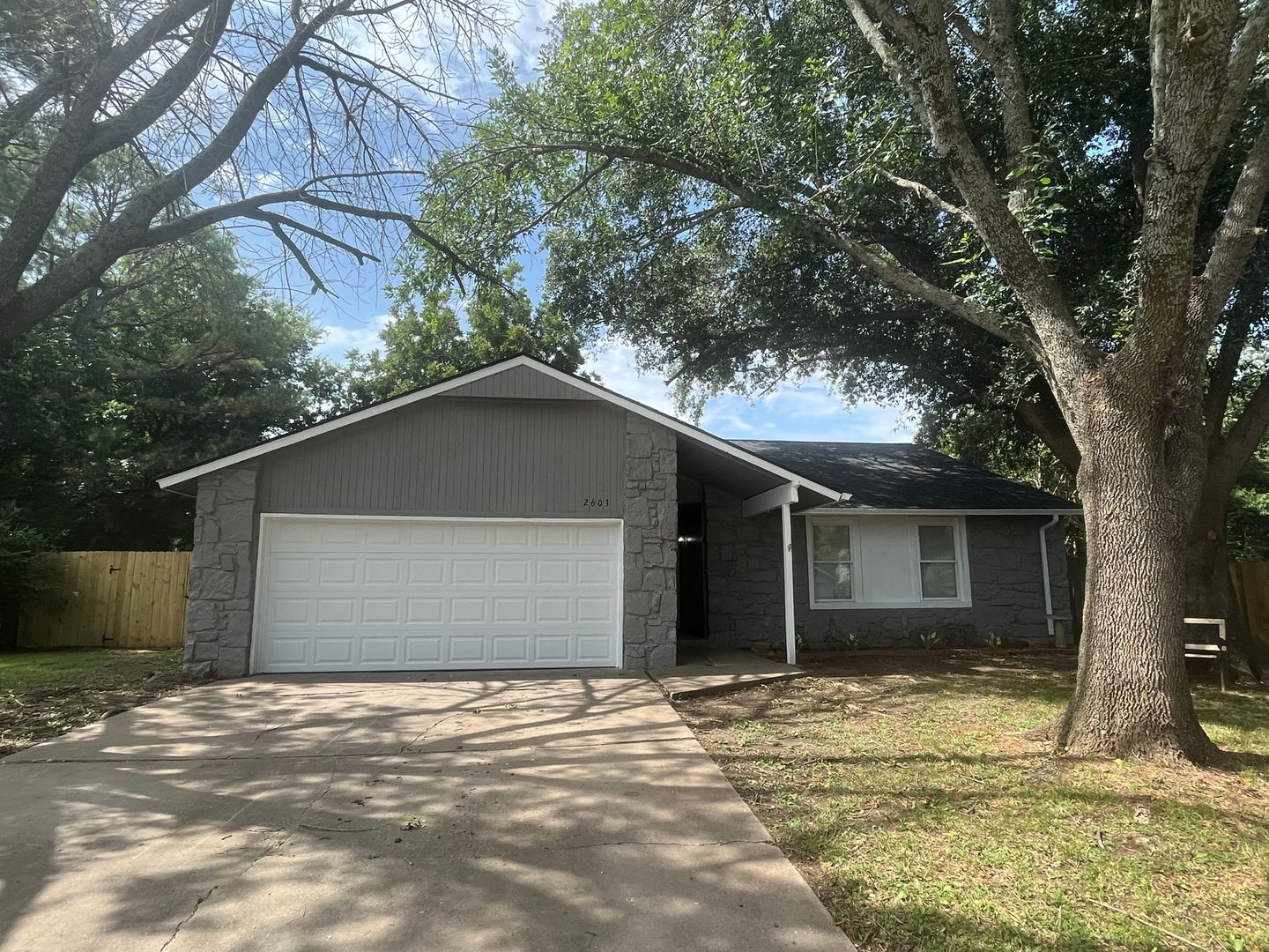 Broken Arrow House: 2603 East Princeton Court