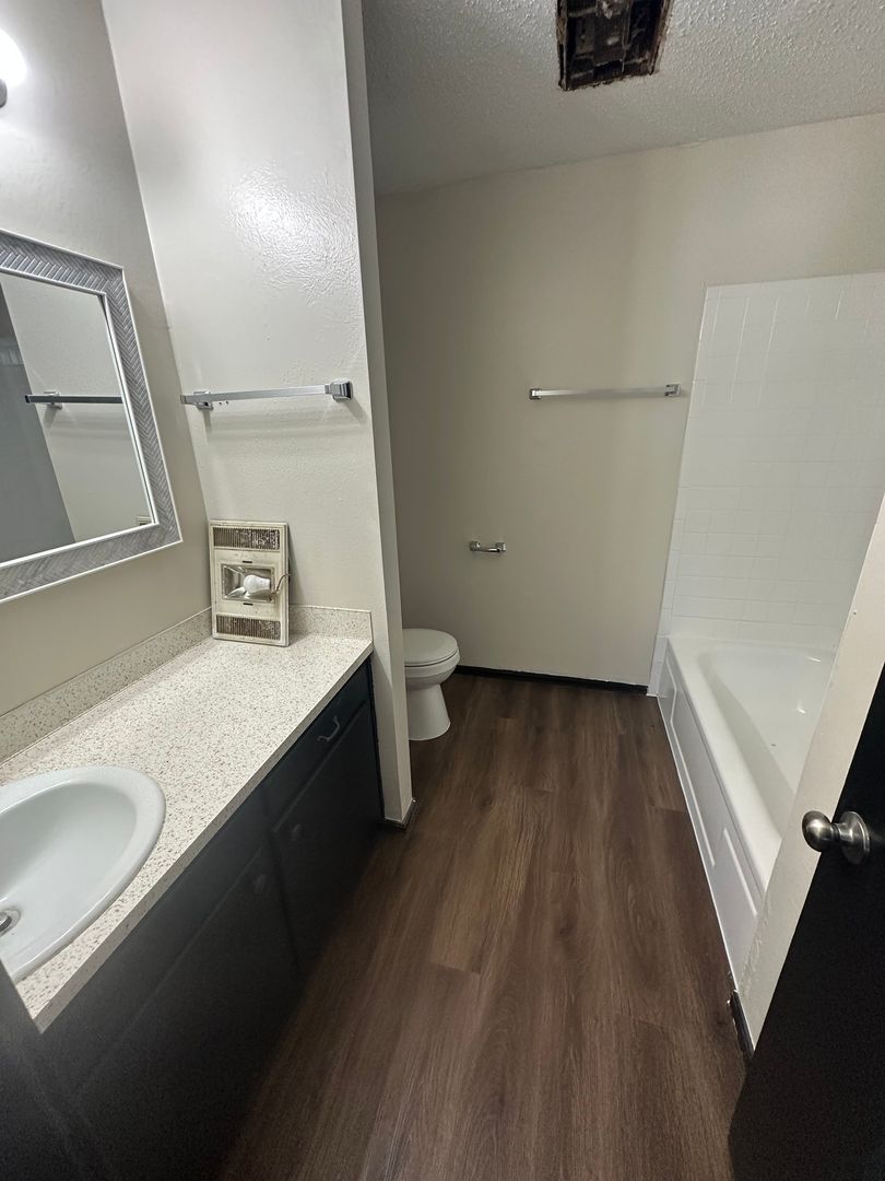 Bartlesville Apartment: 320 South Wyandotte Avenue