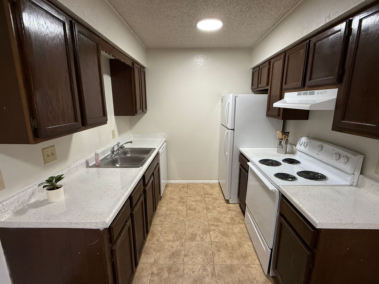 Bartlesville Apartment: 1700 SE Barlow Dr