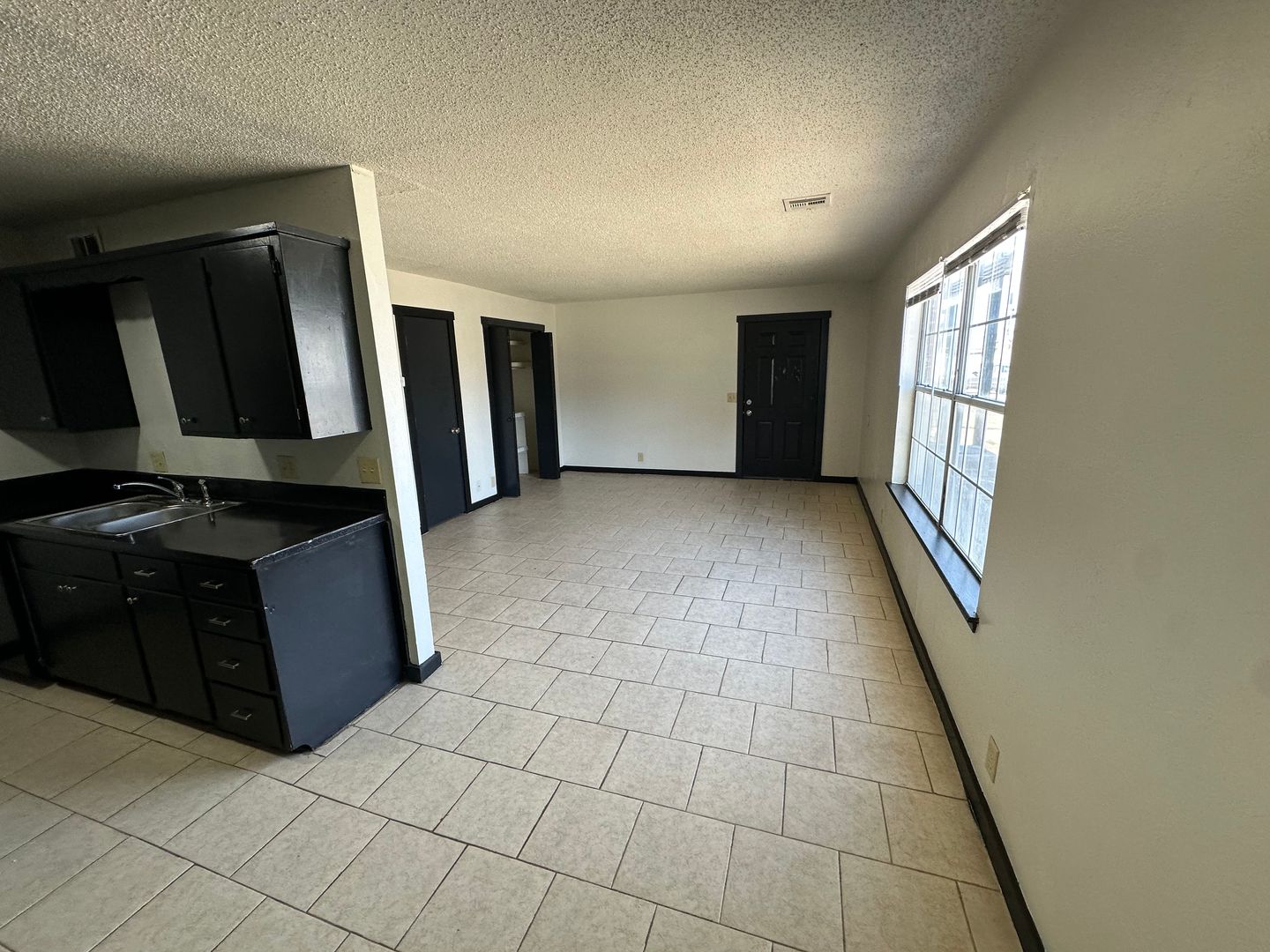 Bartlesville Apartment: 320 South Wyandotte Avenue