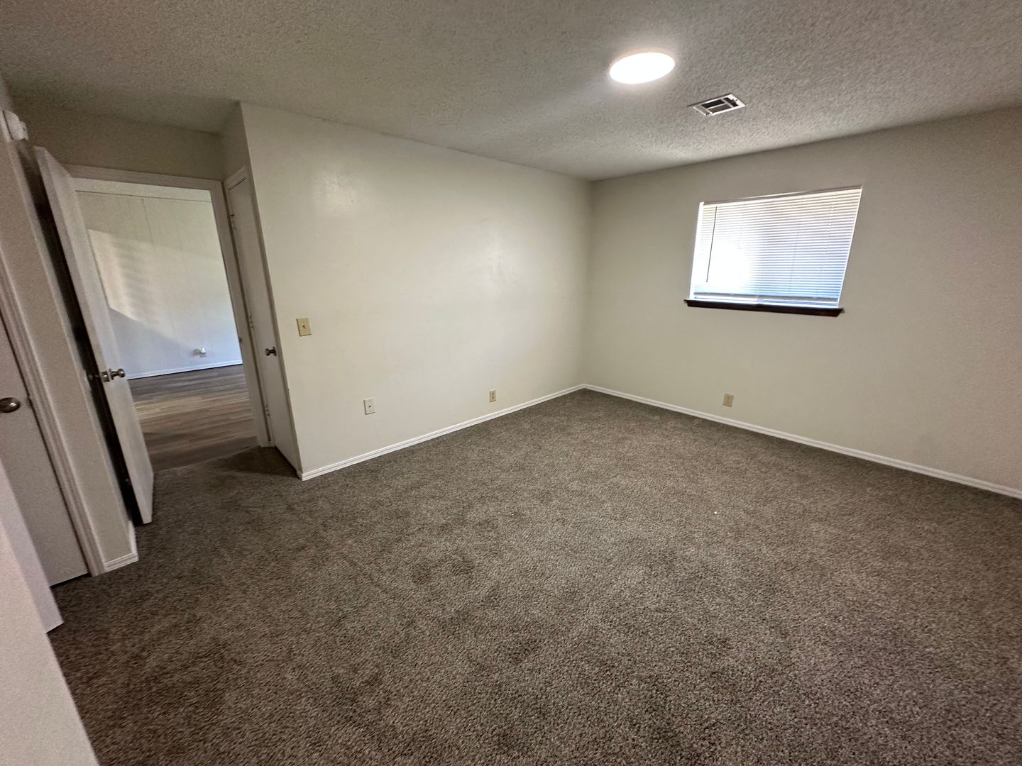 Bartlesville Apartment: 707 SE Chickasaw Avenue