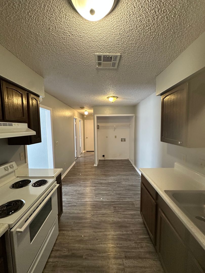 Bartlesville Apartment: 108 NE Katherine Avenue