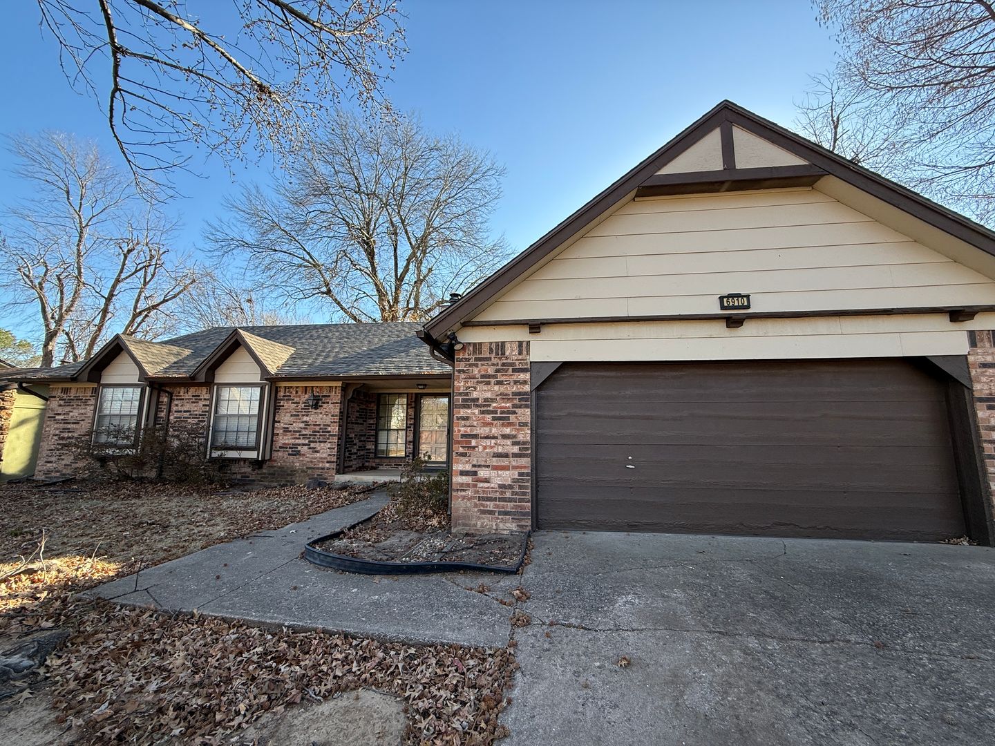 Tulsa House: 6910 East 93rd Street