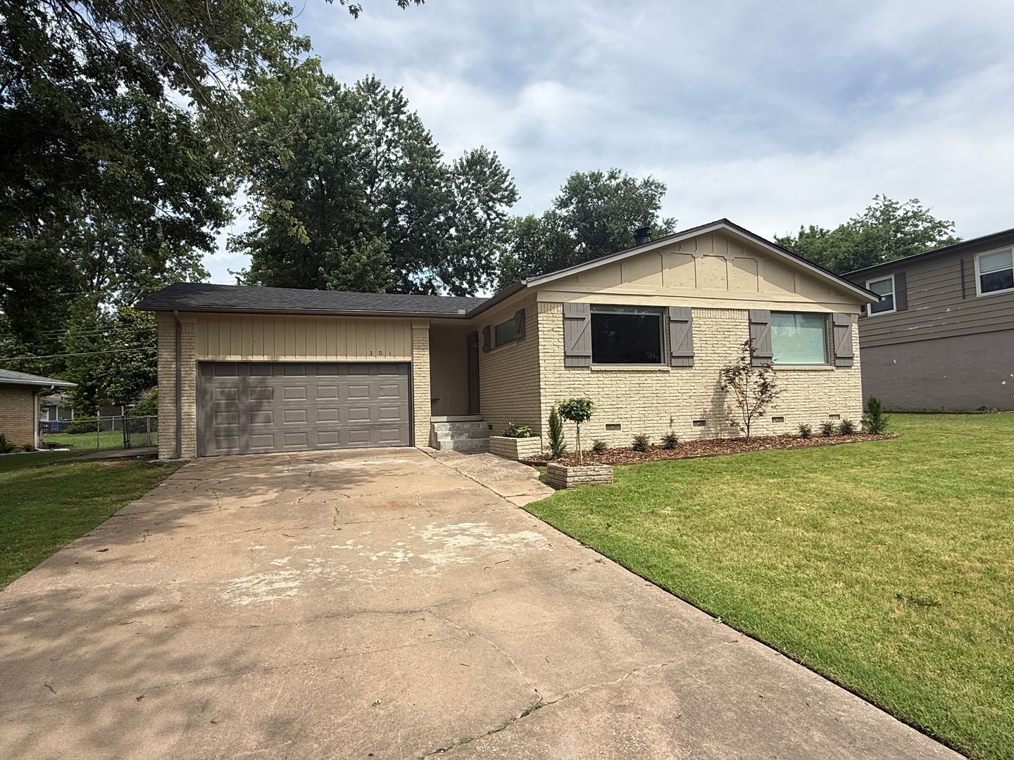 Broken Arrow House: 301 North 10th Street