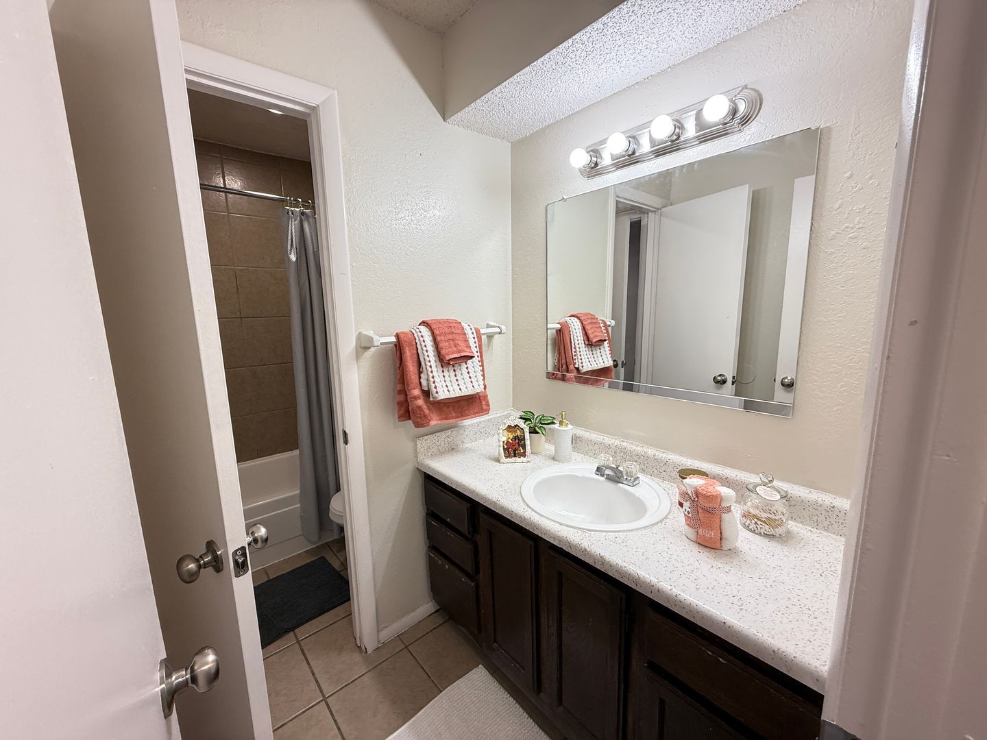 Bartlesville Apartment: 1700 SE Barlow Dr