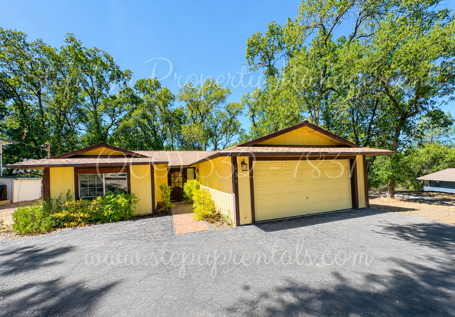 Groveland House: 19046 Digger Pine St