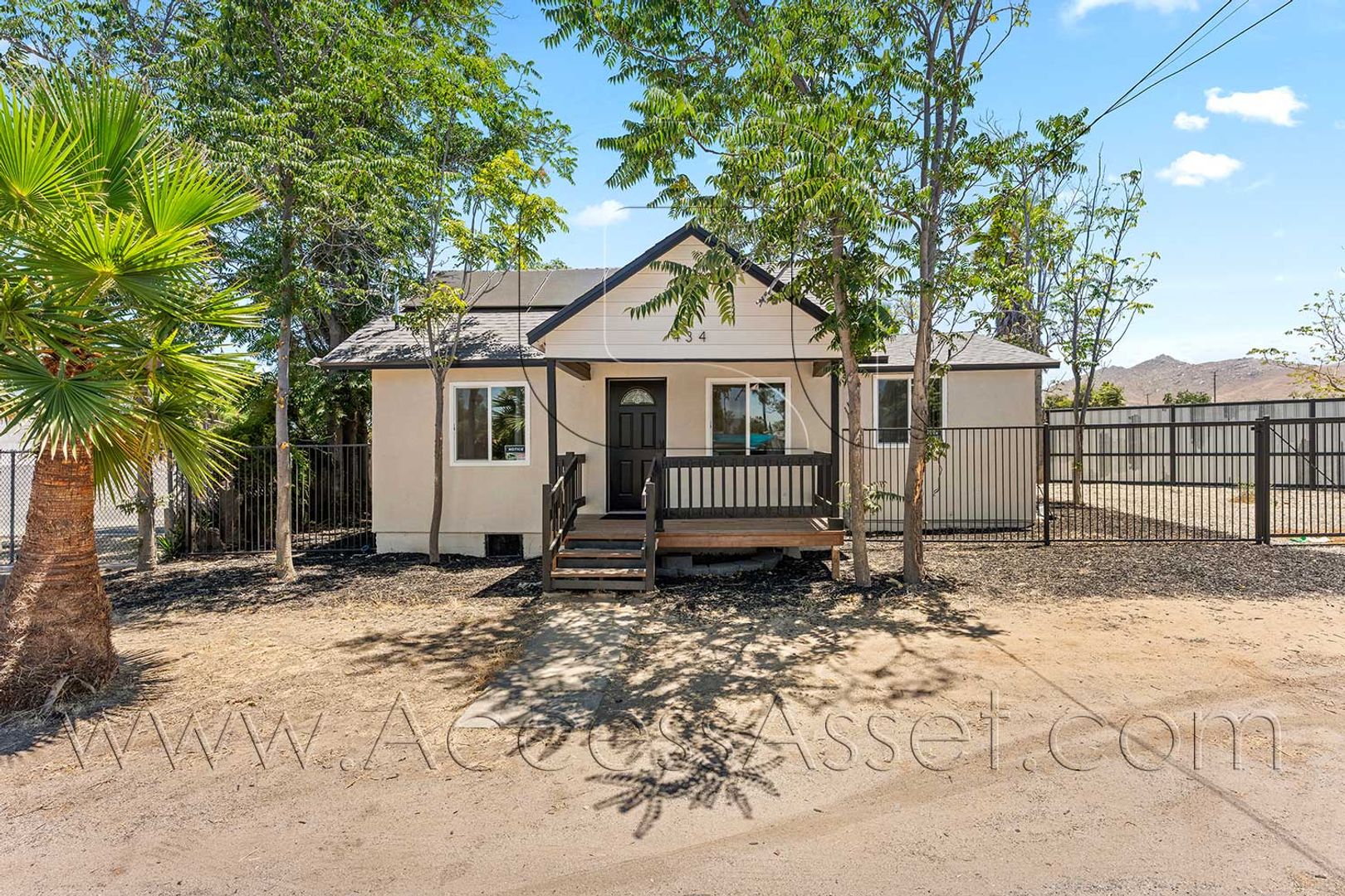 Riverside House: 434 Highland Ave