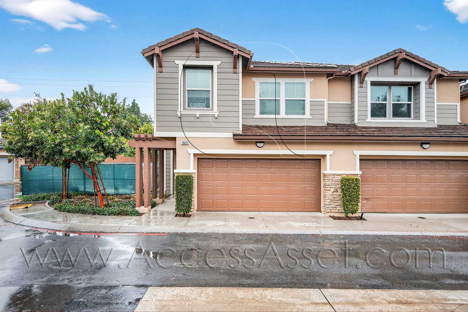 Riverside Townhome: 7822 Marbil Ln