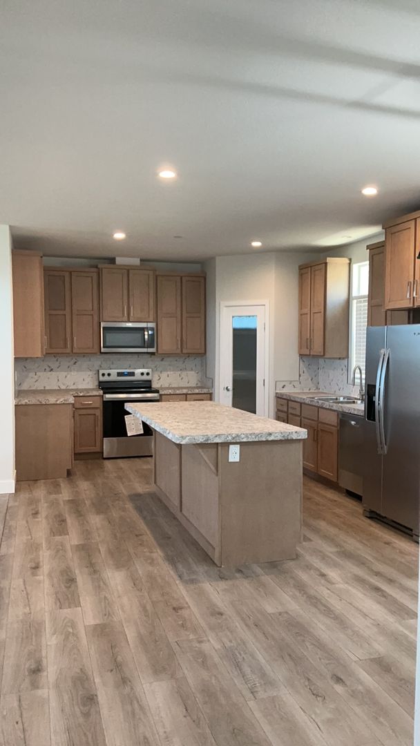 Lake Elsinore Apartment: 33351 Macy St