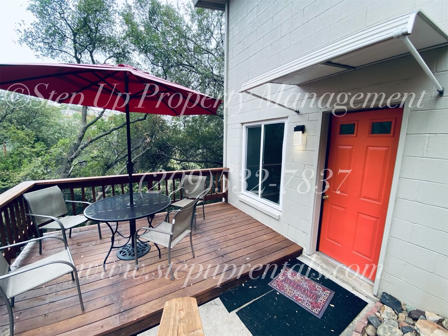 Sonora House: 483 E Jackson St